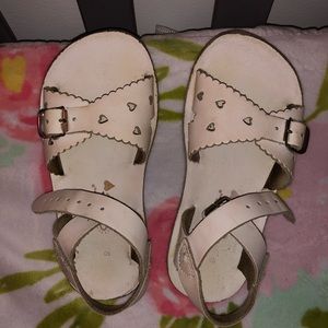 White toddler girls Sun-San Sweetheart sandals